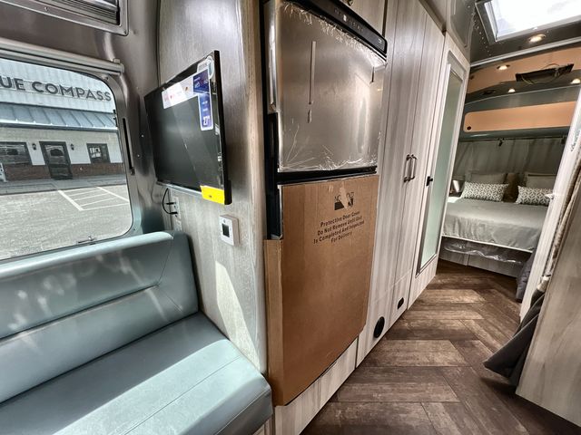 2025 Airstream 27FBQ Base