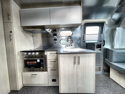 2025 Airstream 25FBQ Base