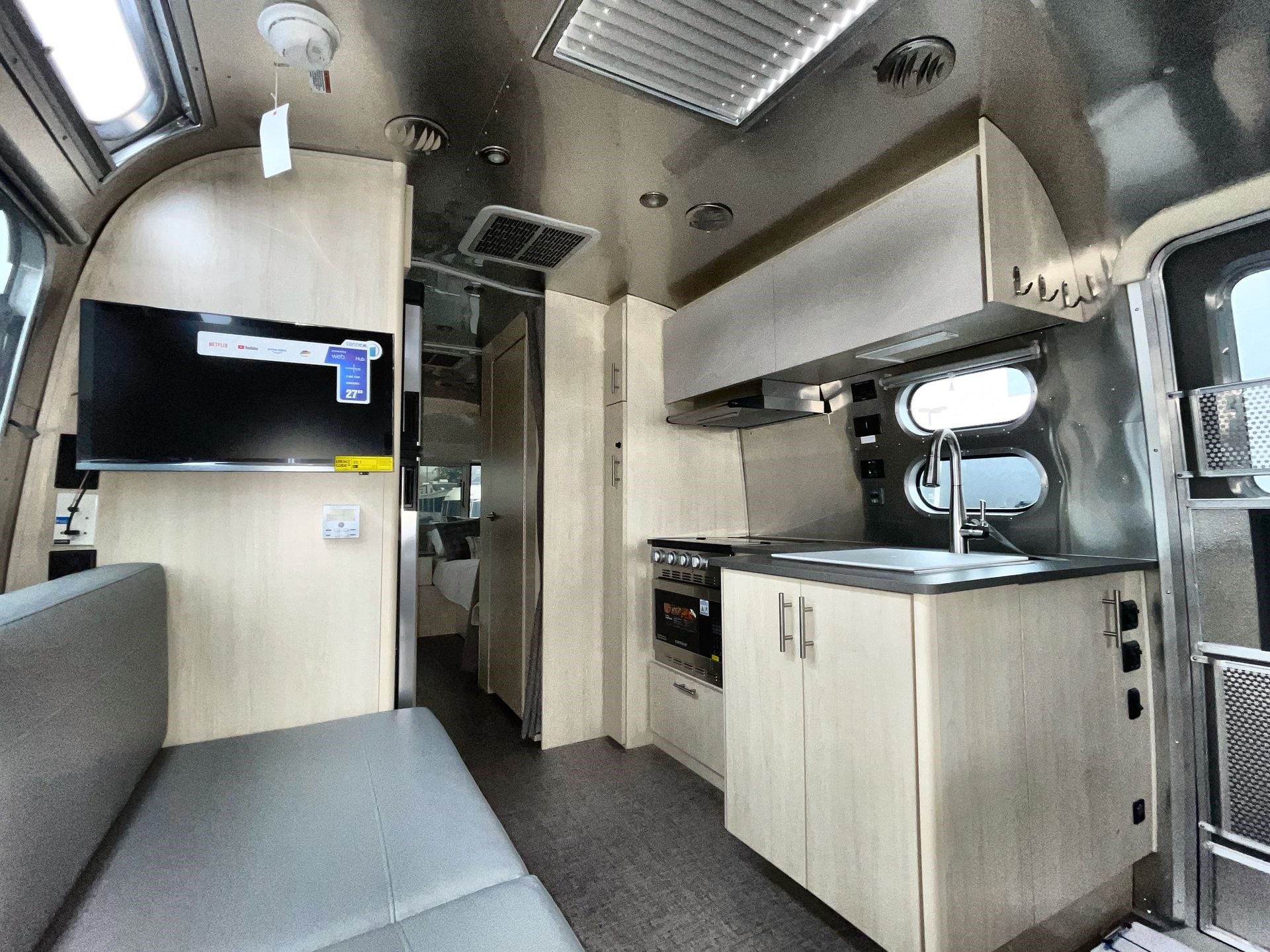 2025 Airstream 25FBT Base