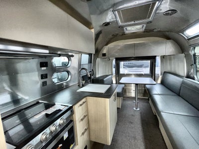 2025 Airstream 25FBT Base