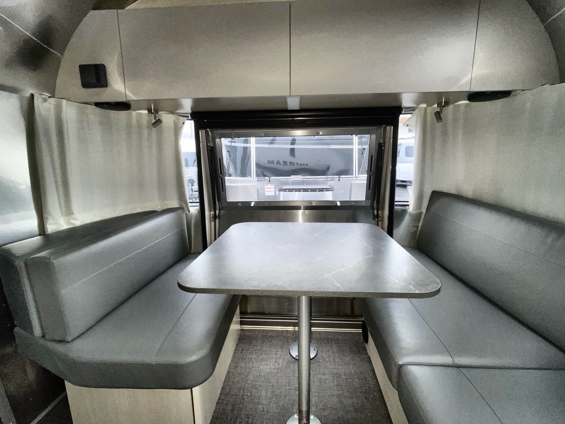 2025 Airstream 25FBT Base