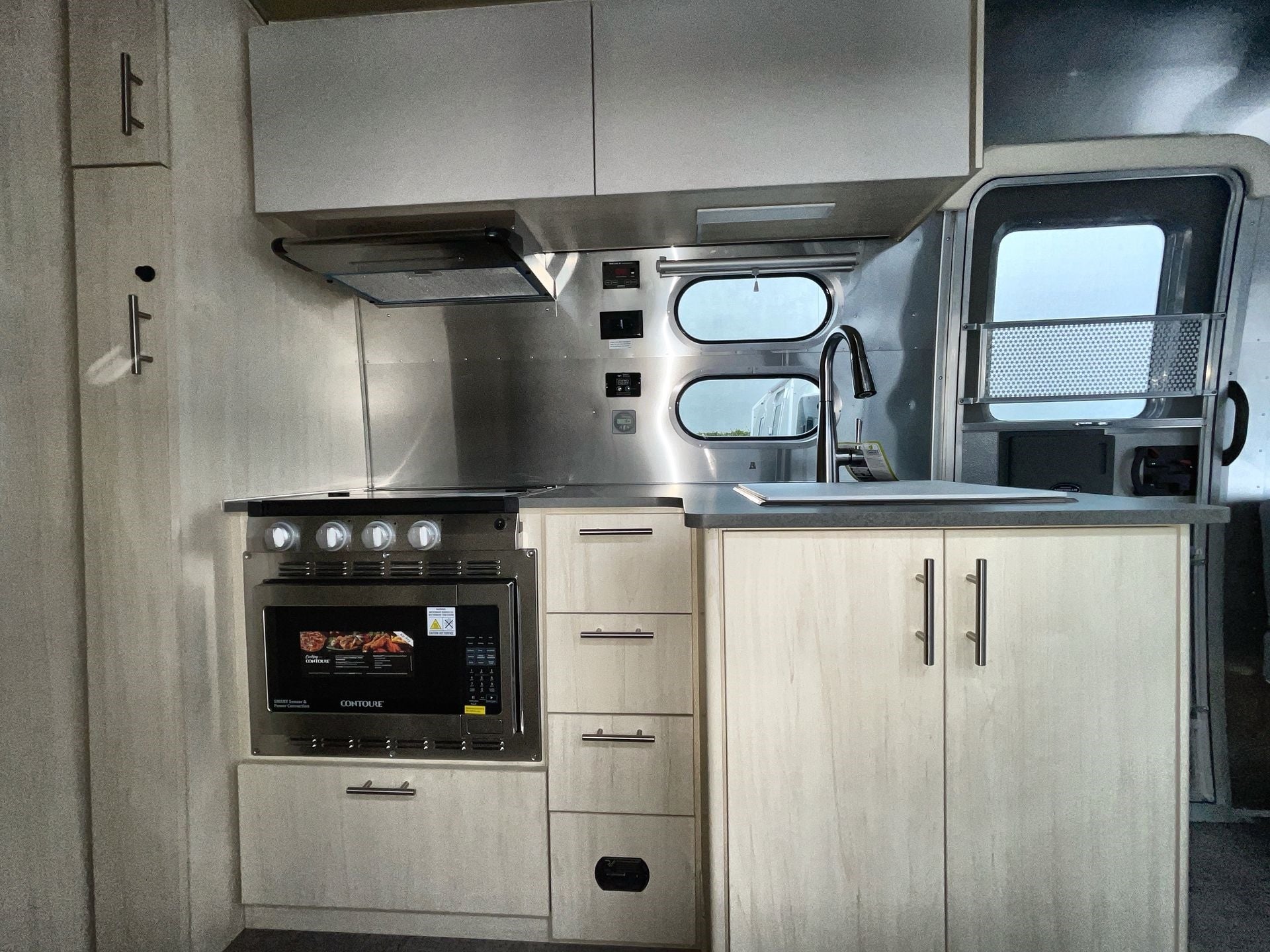 2025 Airstream 25FBT Base