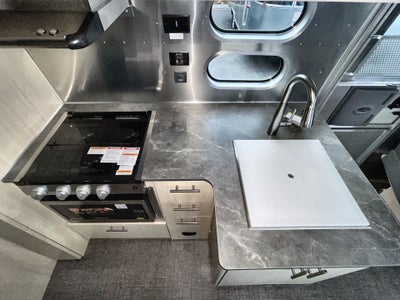 2025 Airstream 25FBT Base