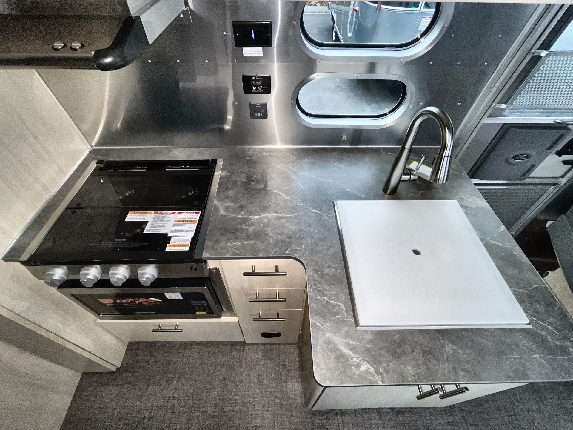 2025 Airstream 25FBT Base