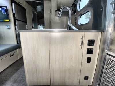 2025 Airstream 25FBT Base