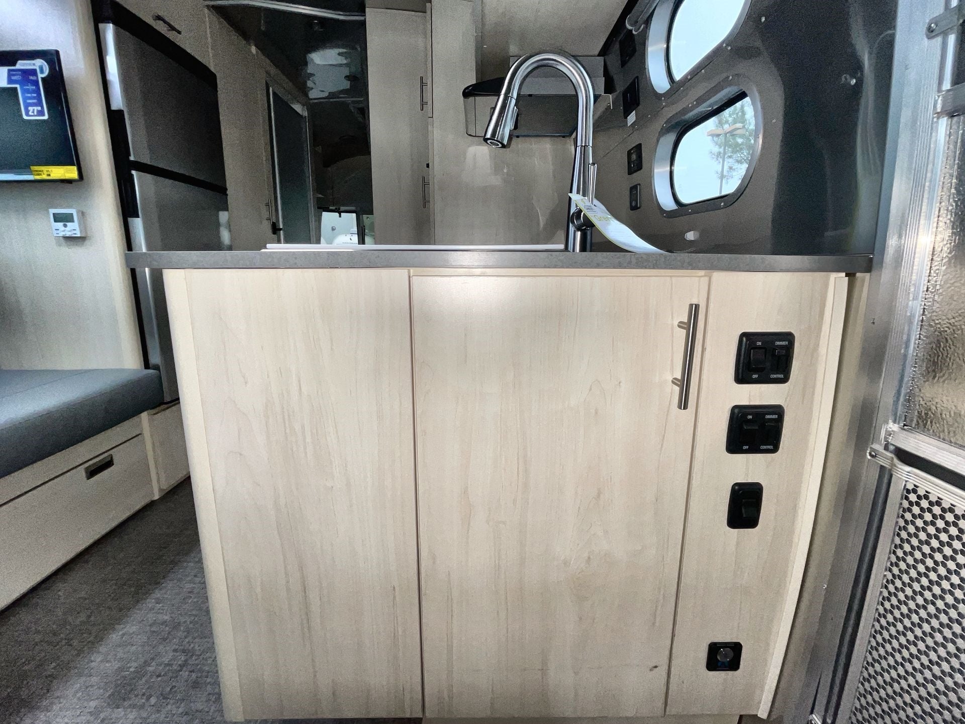2025 Airstream 25FBT Base