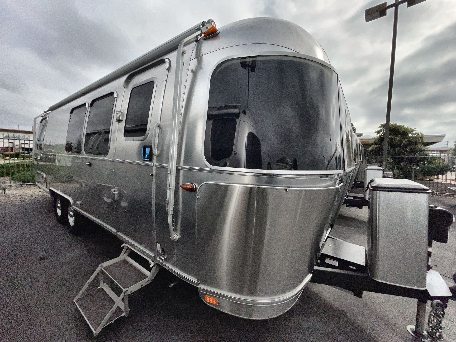 2025 Airstream 28RBT Base