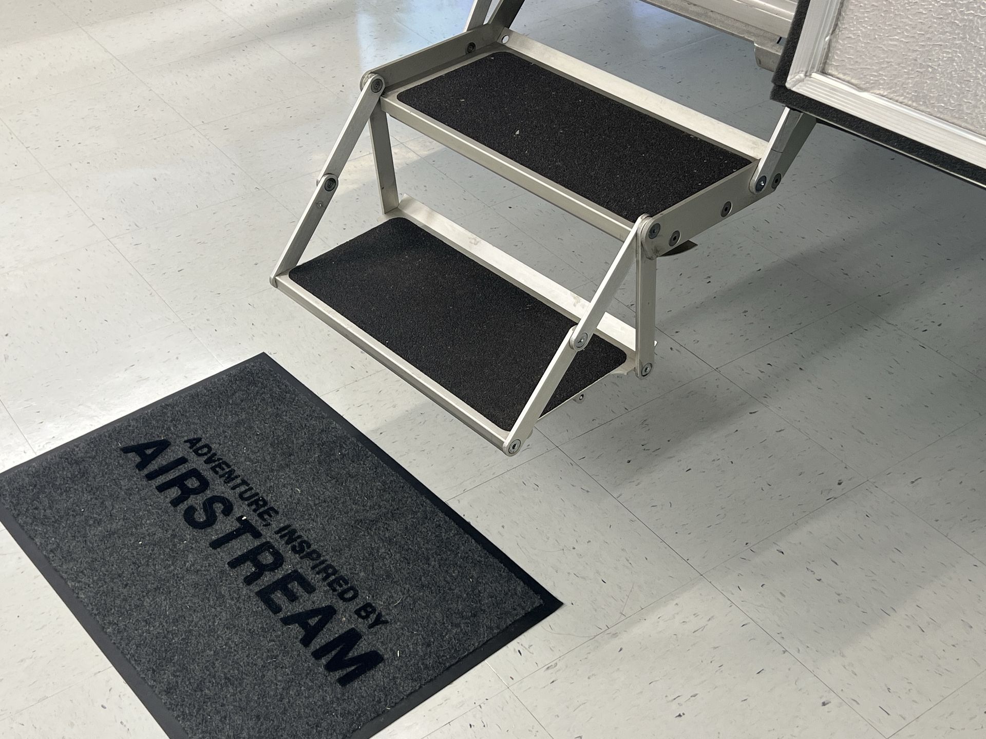 2026 Airstream 25FBT Base