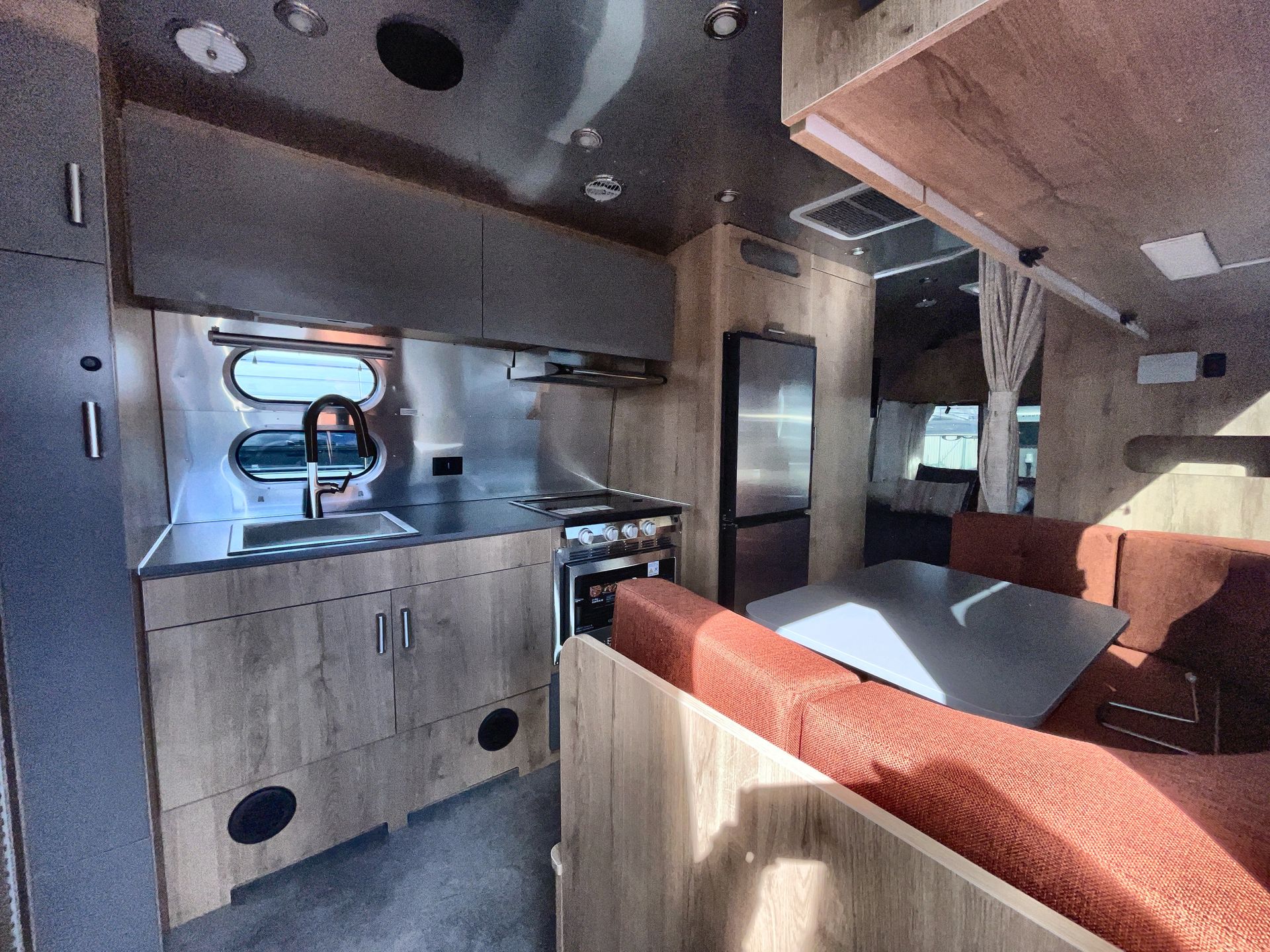 2026 Airstream 23FBT Base
