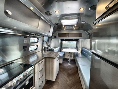 2026 Airstream 27FBQ Base