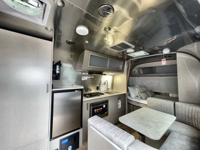 2025 Airstream 22FB Base