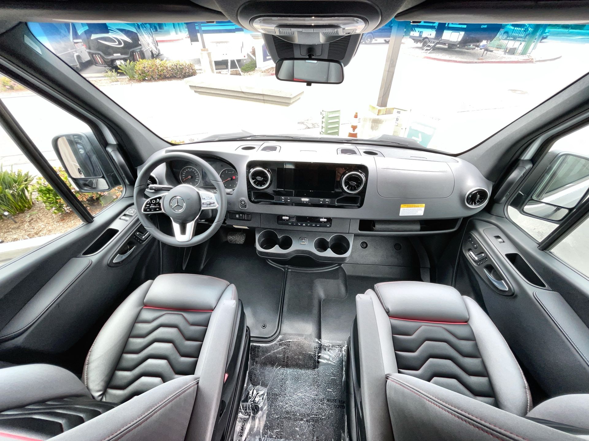 2026 Airstream 19X LE Outland Base