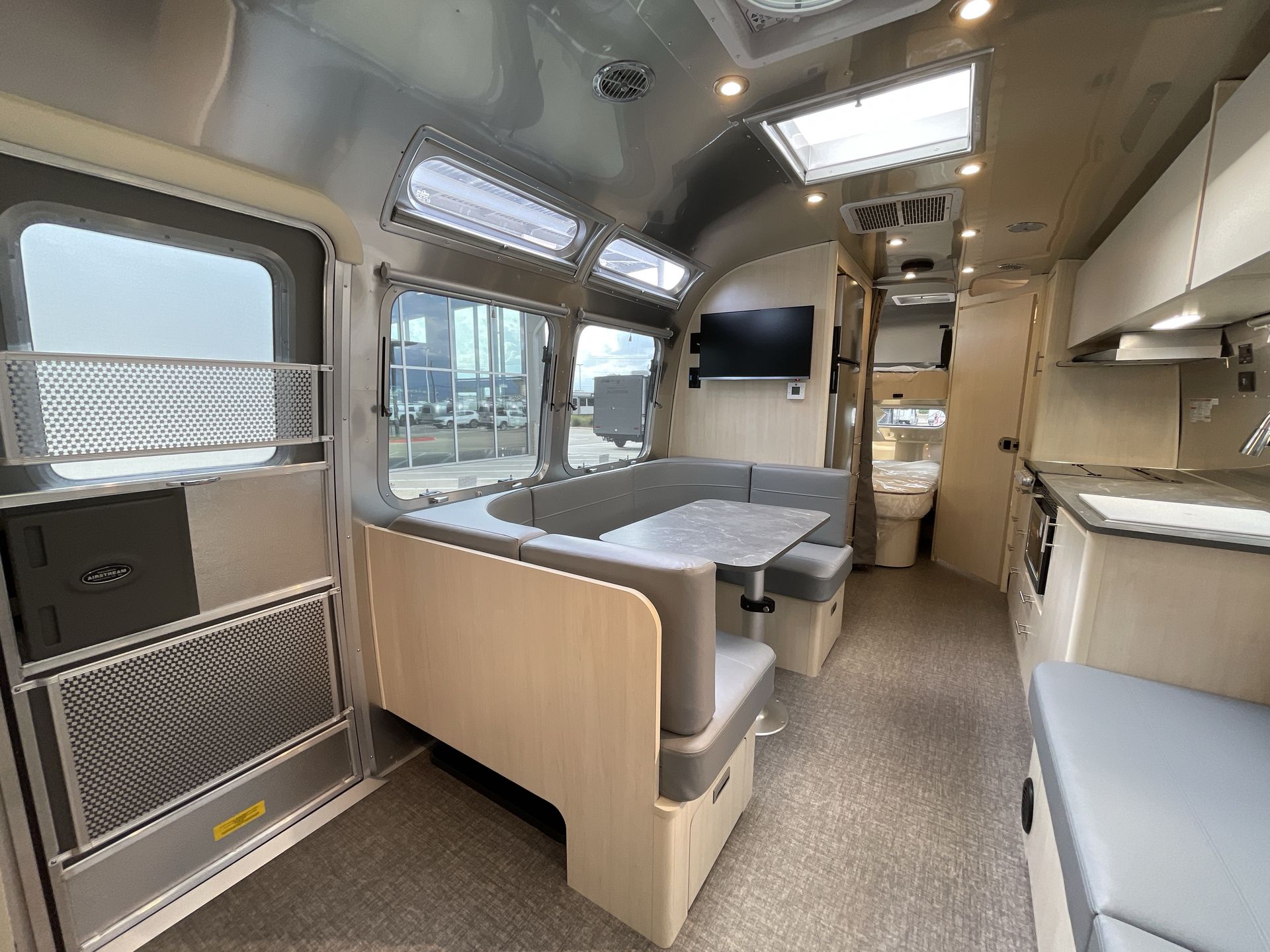 2026 Airstream 30FBBQ Base