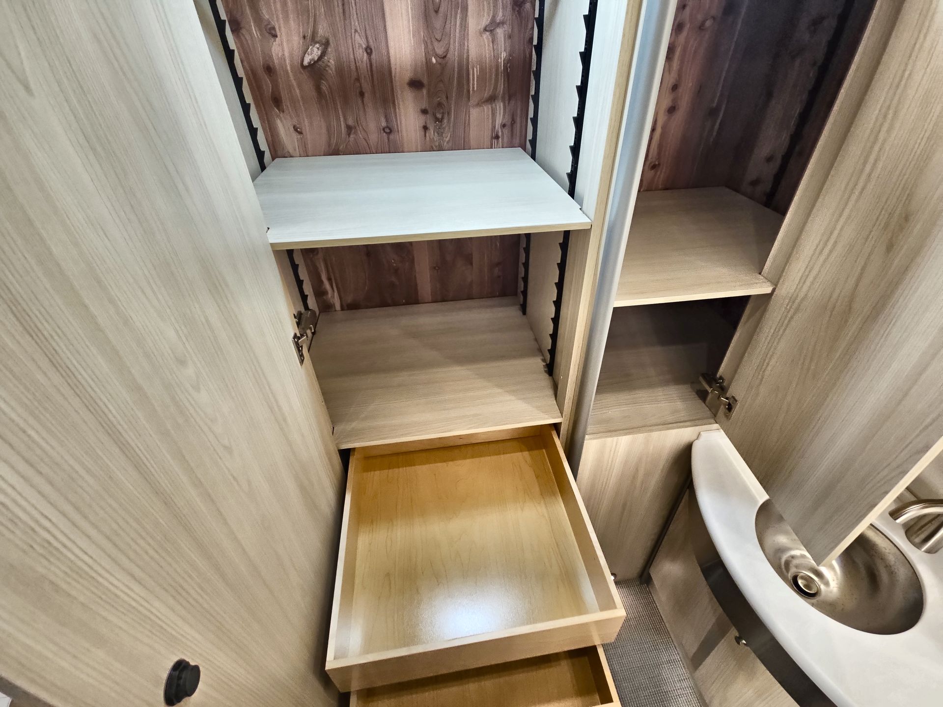 2026 Airstream 30RBT Base