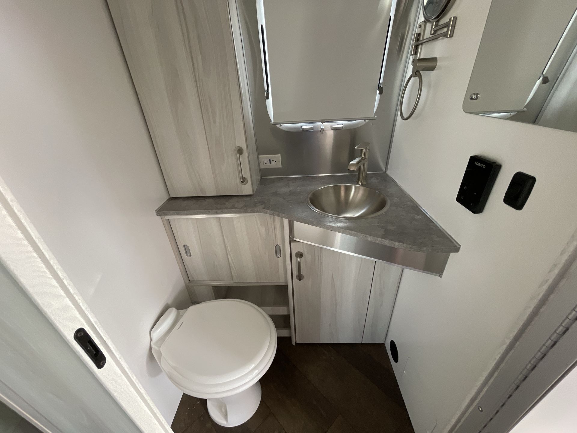 2026 Airstream 25FBQ Base