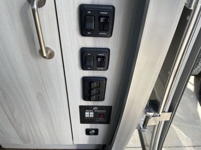 2026 Airstream 25FBQ Base