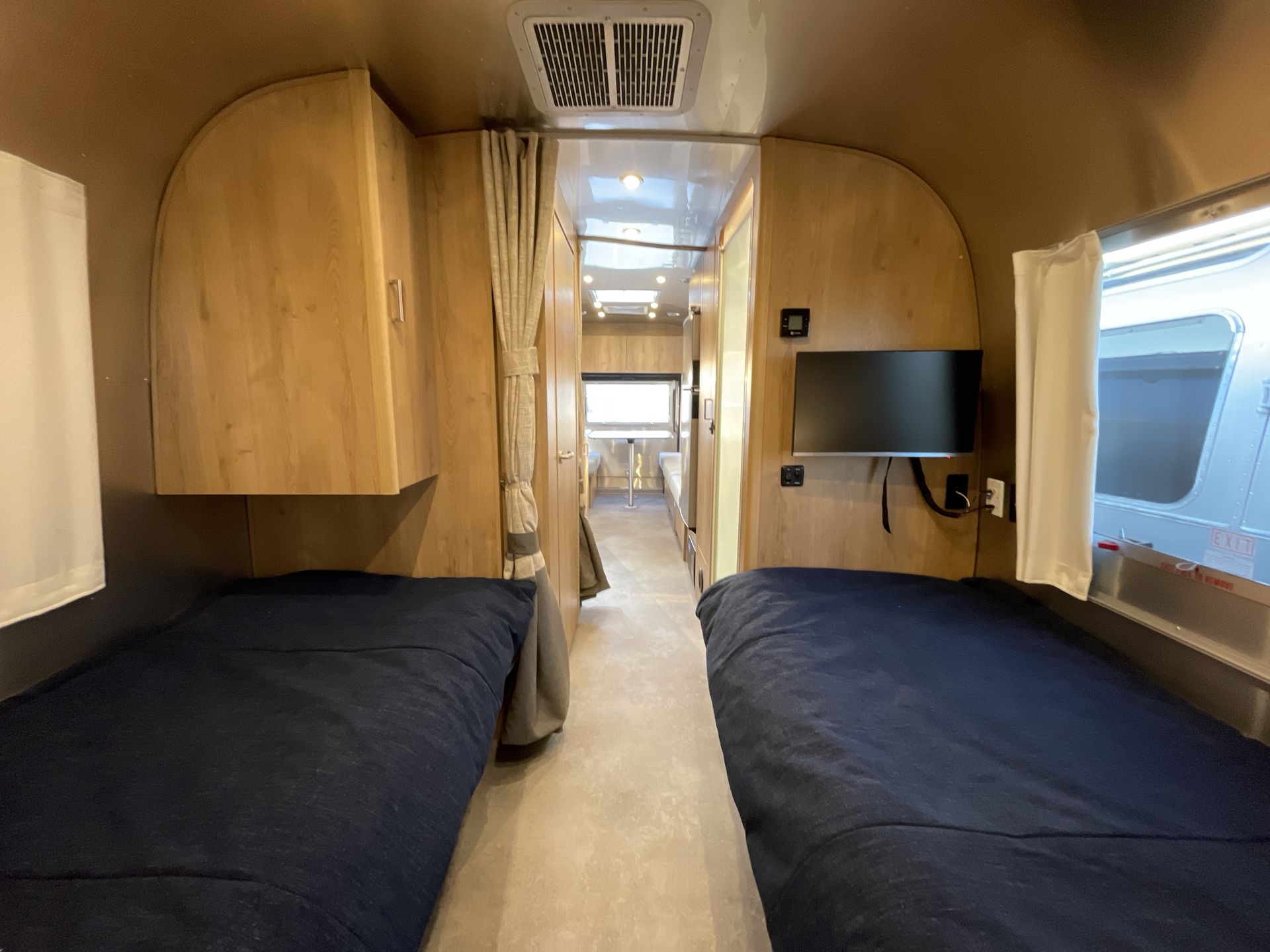 2026 Airstream 25FBT Base