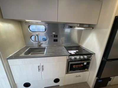 2026 Airstream 23FBT Base