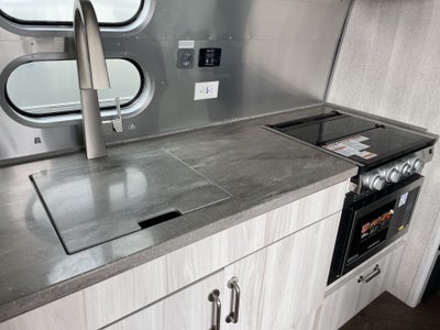 2025 Airstream 23FBQ Base