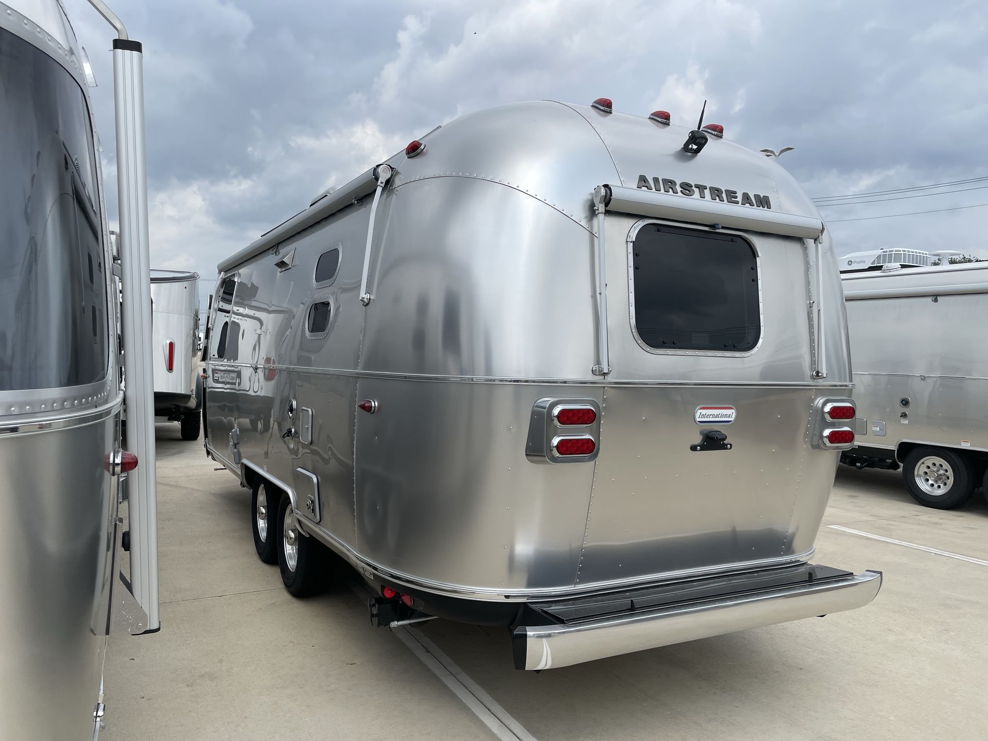 2025 Airstream 23FBQ Base
