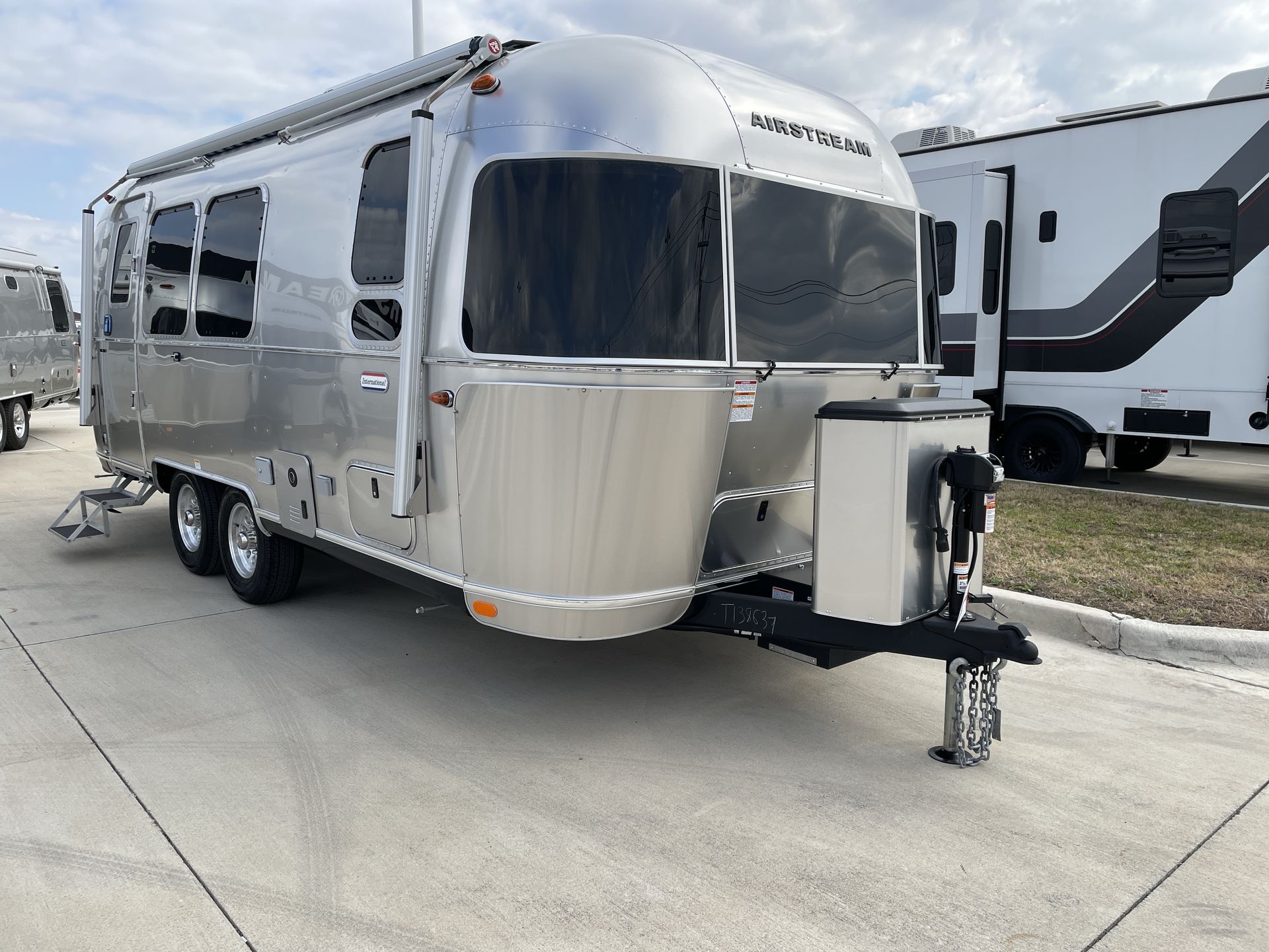 2026 Airstream 23FBT Base