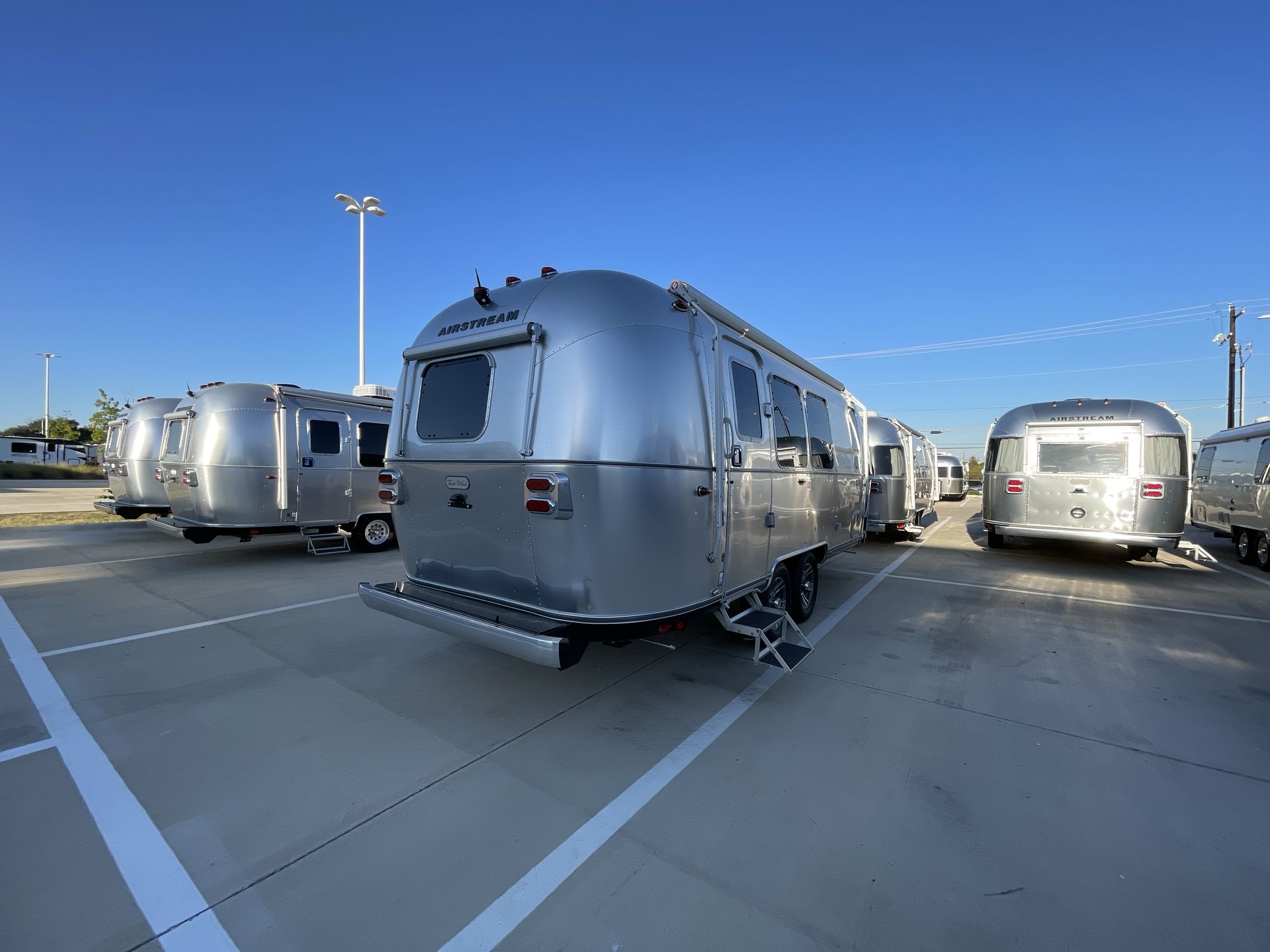 2025 Airstream 23FBQ Base