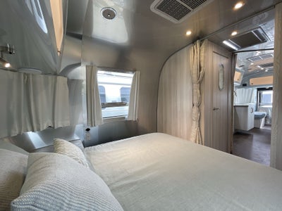 2026 Airstream 27FBQ Base