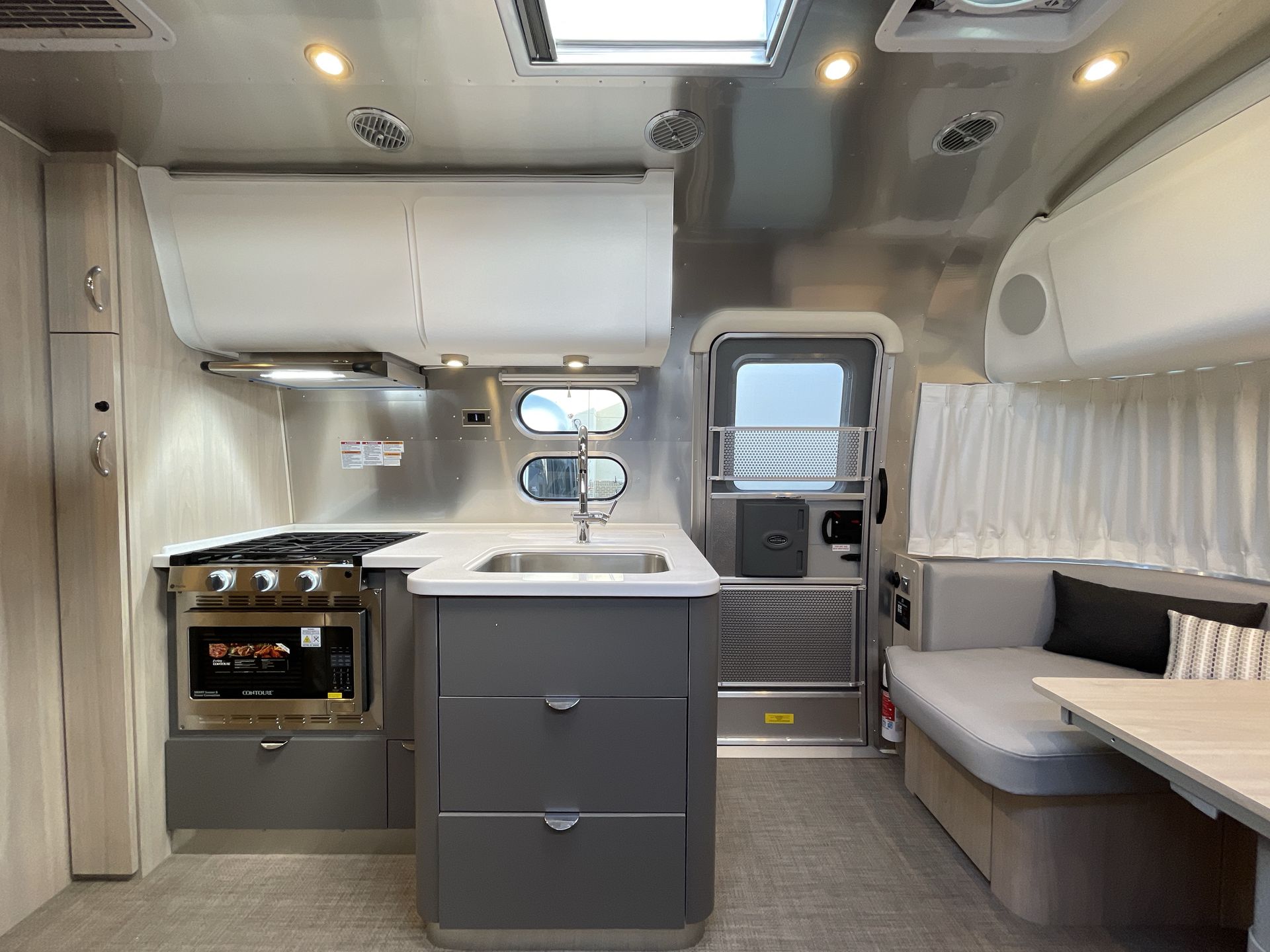 2026 Airstream 25FBQ Base