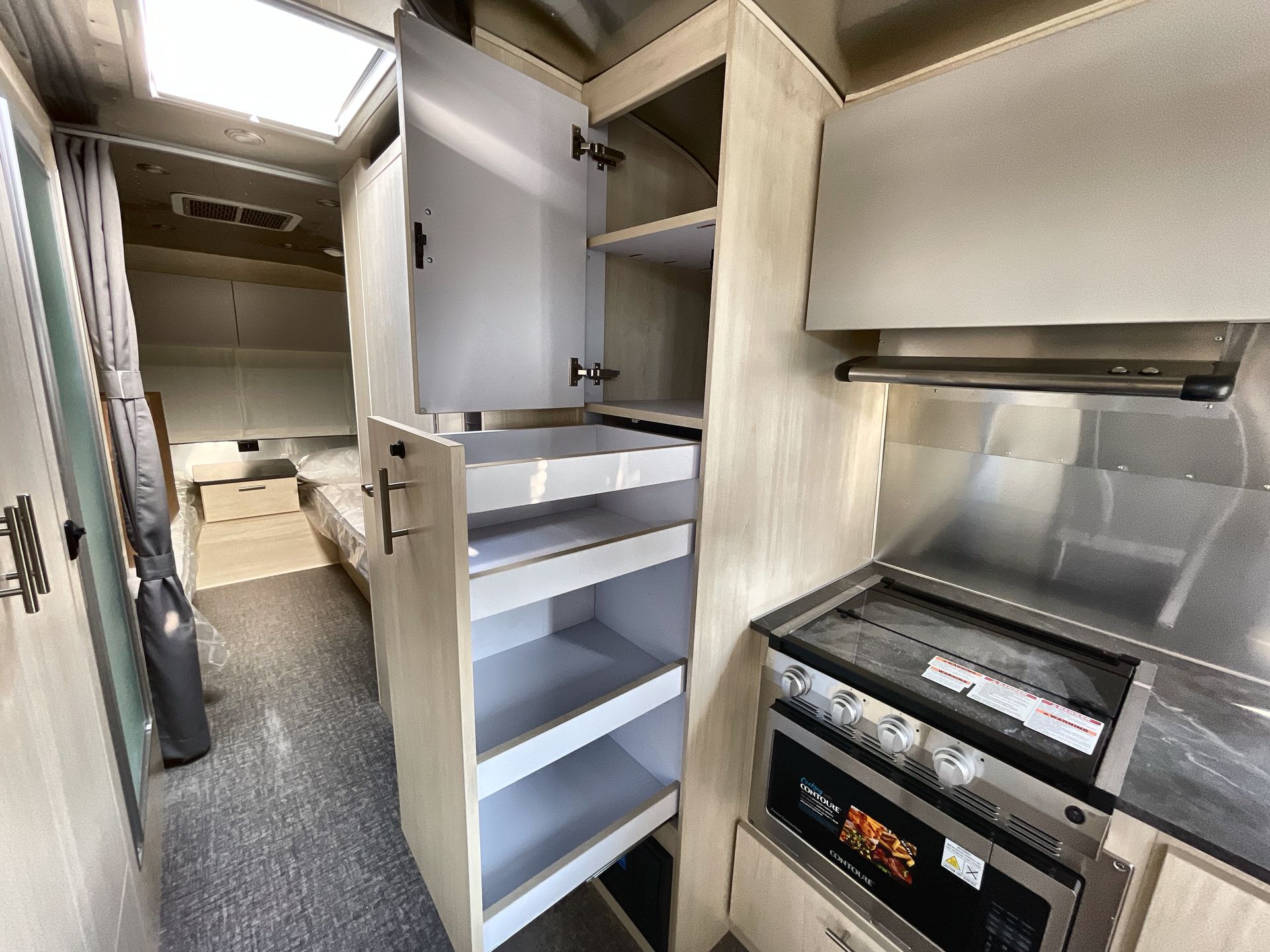 2026 Airstream 27FBT Base