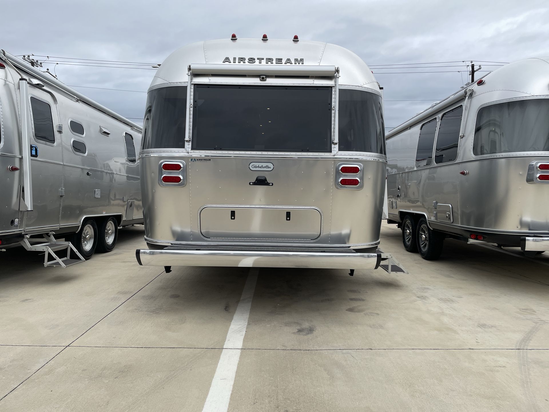 2026 Airstream 27FBT Base