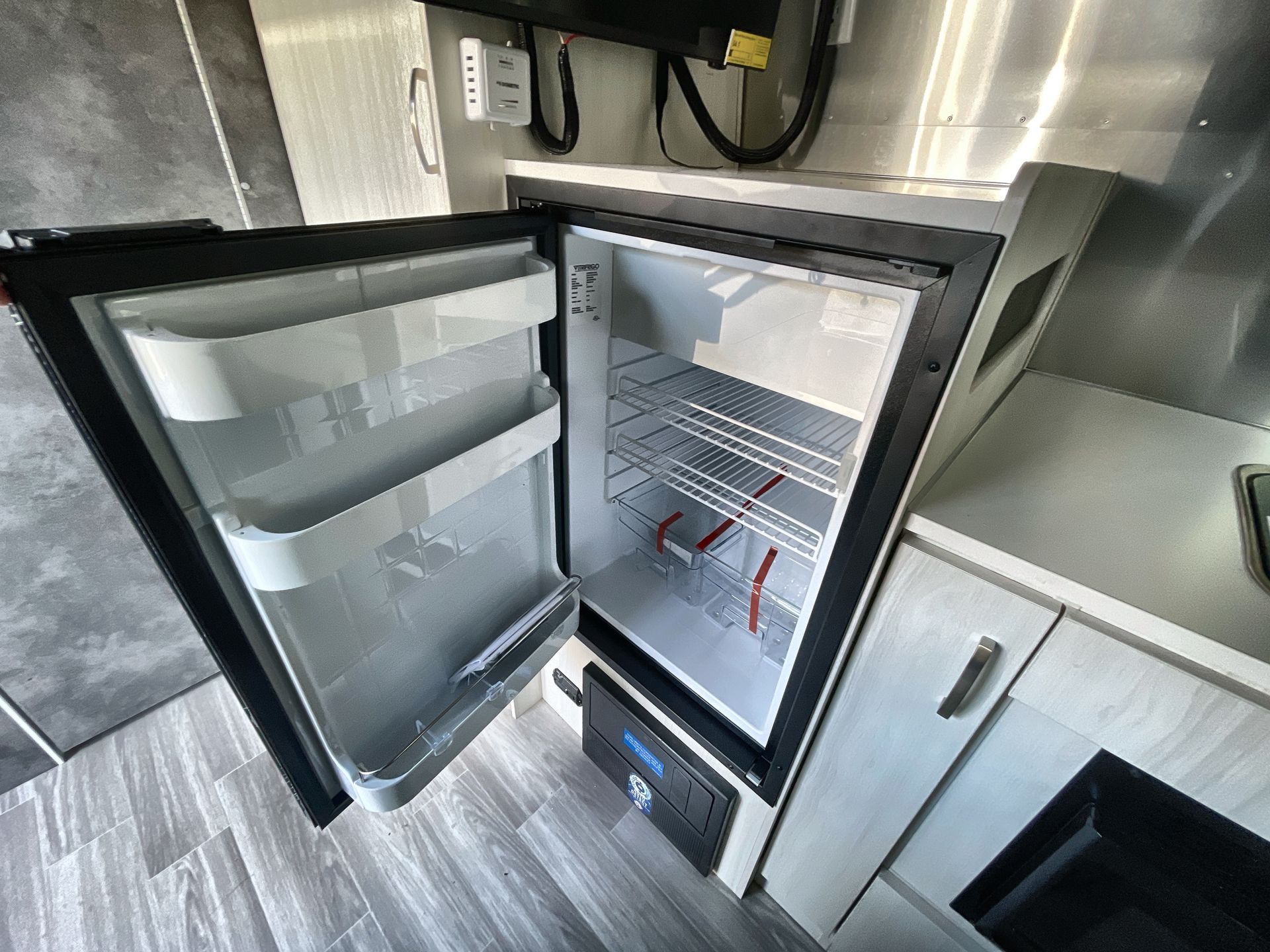 2026 Airstream 22FB Base