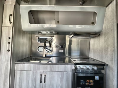 2026 Airstream 23FBT Base