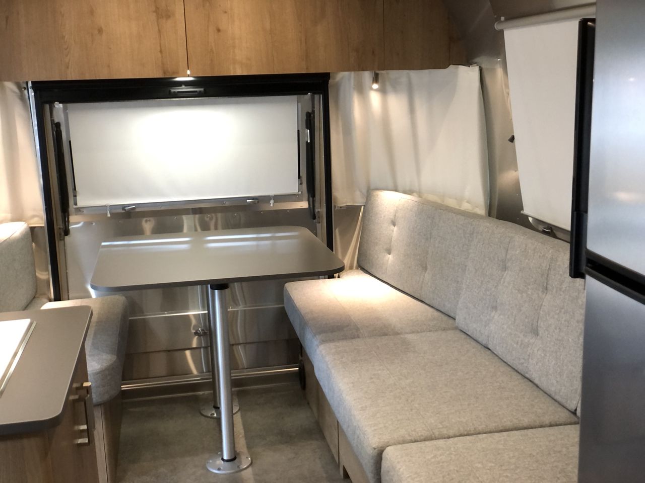 2026 Airstream 25FBQ Base