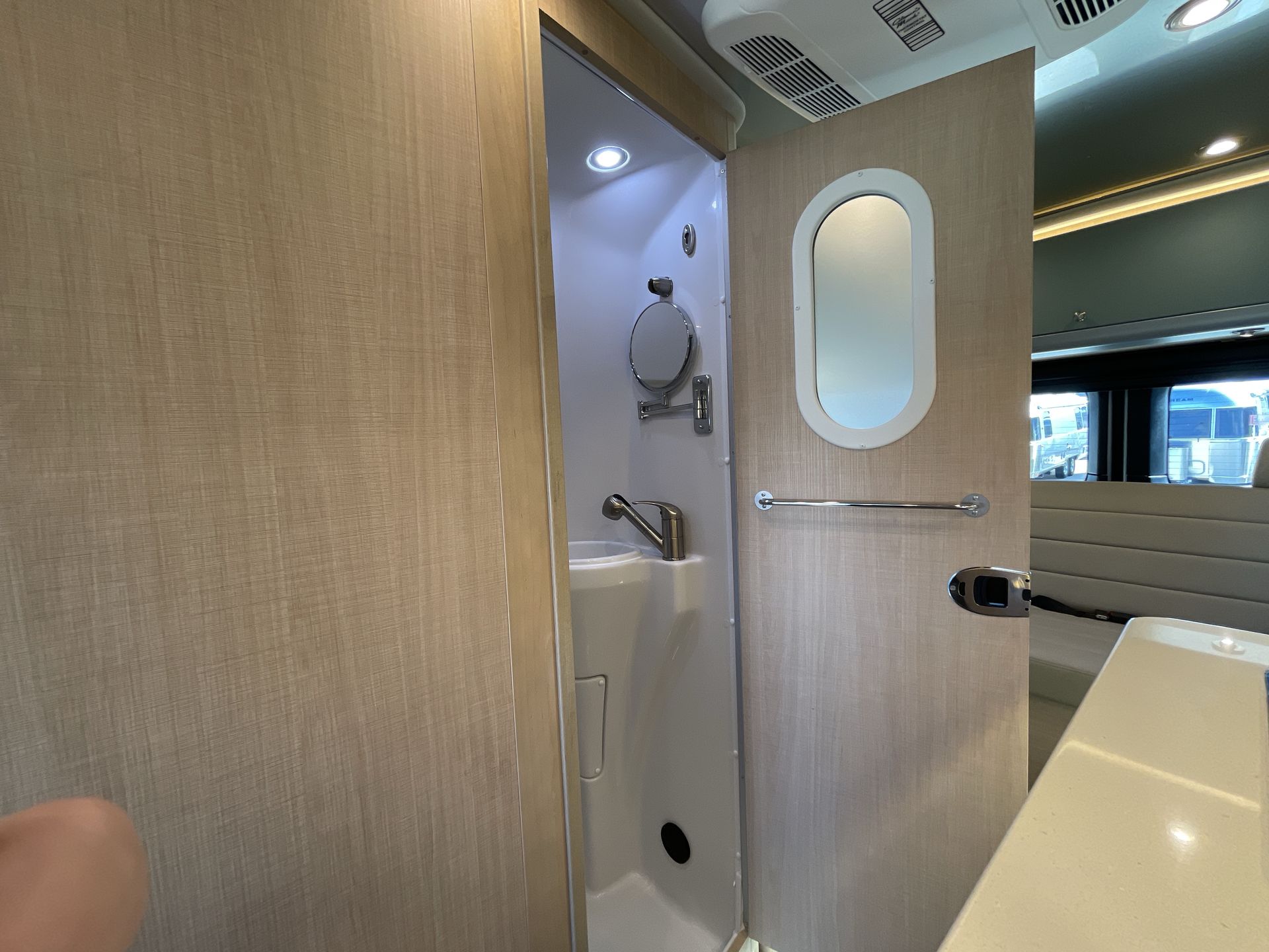 2026 Airstream 24GL Tommy Bahama Base