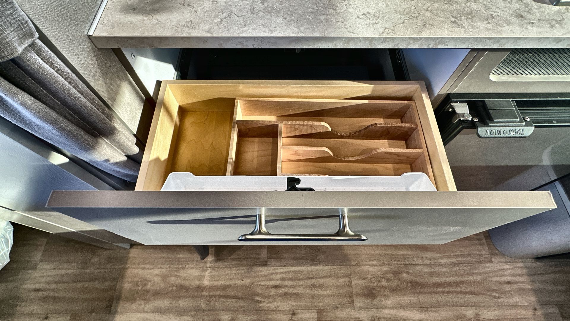 2025 Airstream 16RB Base