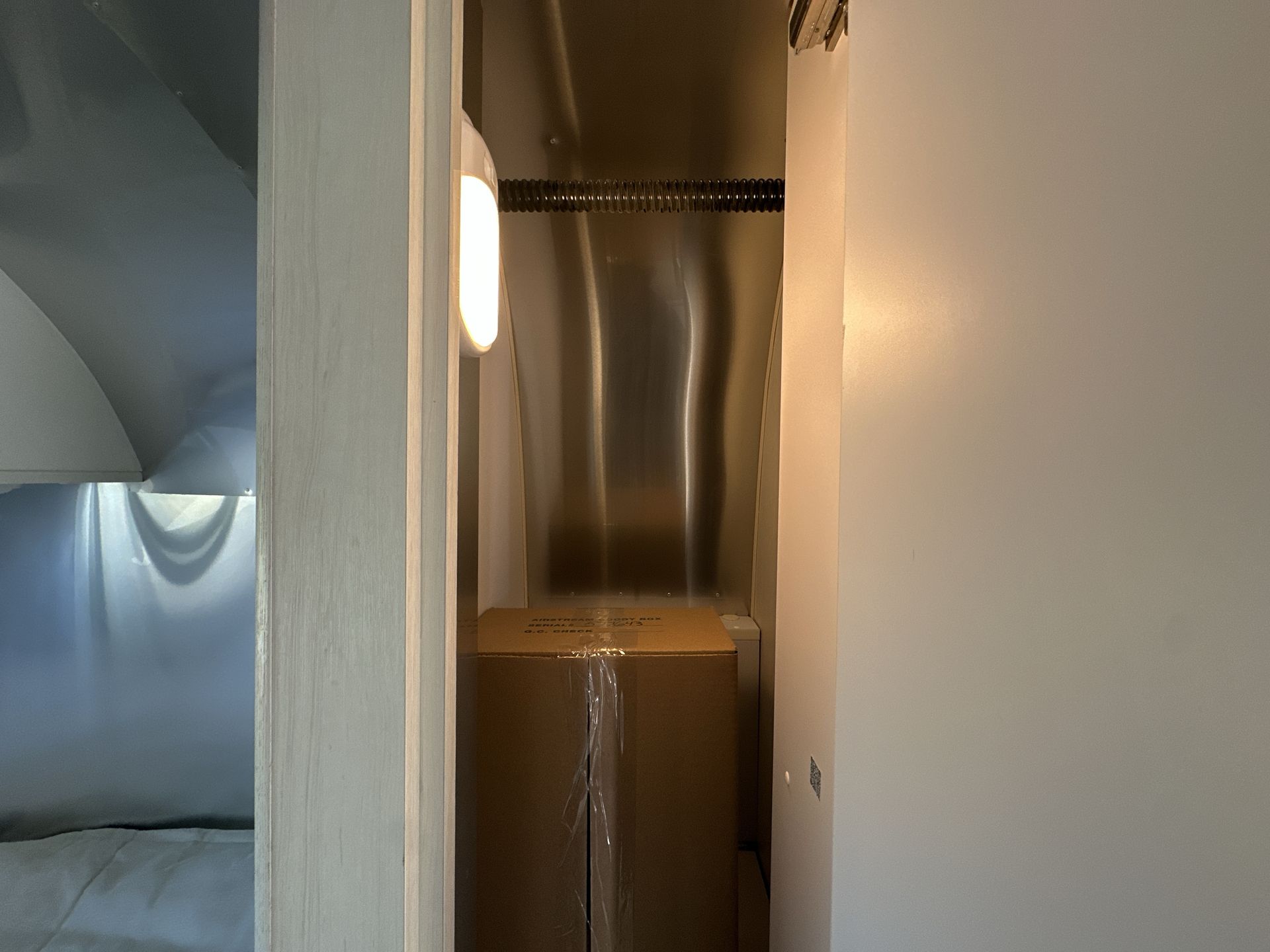 2026 Airstream 16RB Base