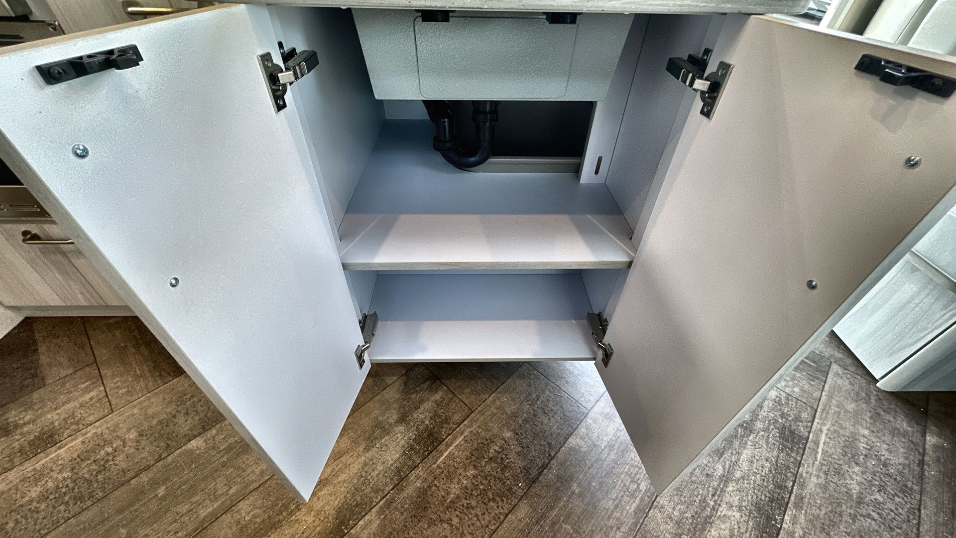 2025 Airstream 27FBQ Base