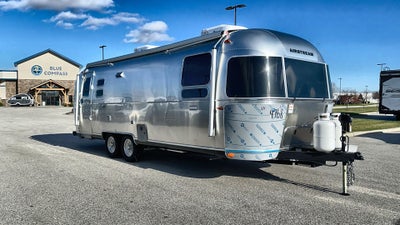 2025 Airstream 27FBQ Base