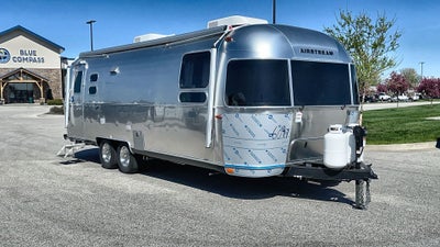 2025 Airstream 27FBQ Base
