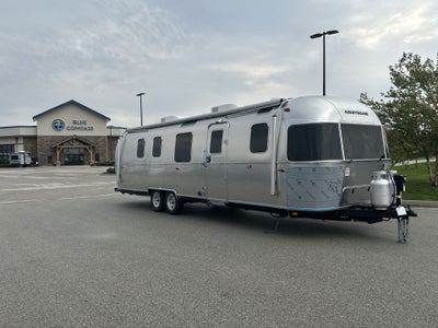 2026 Airstream 33FBQ Base