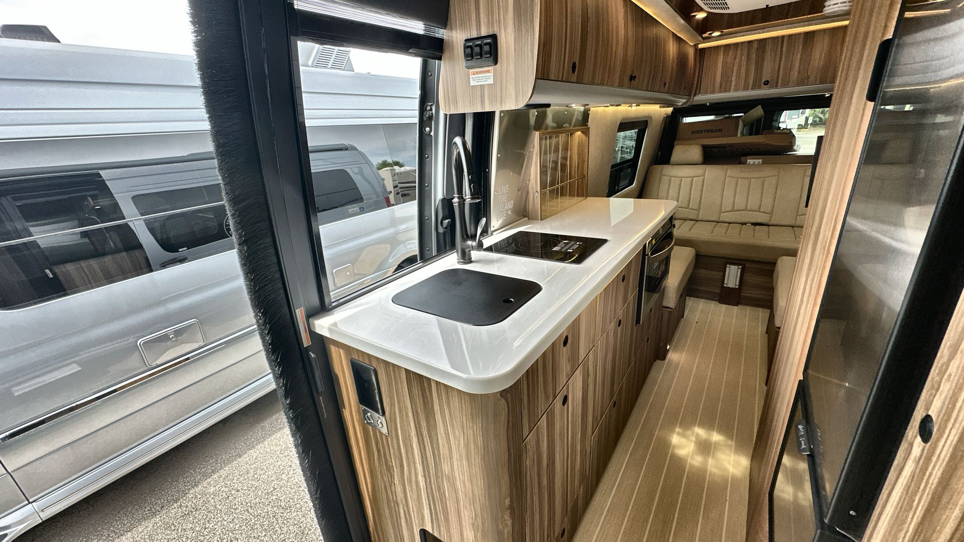 2025 Airstream 24 GT Base