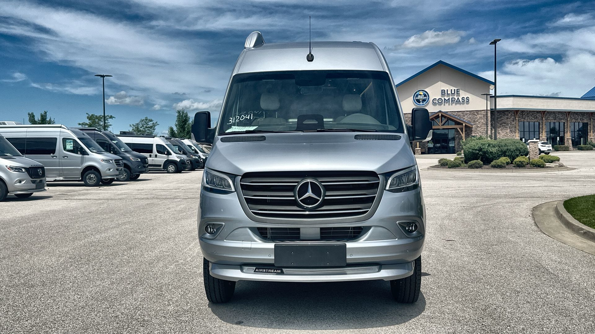 2025 Airstream 24 GL Base