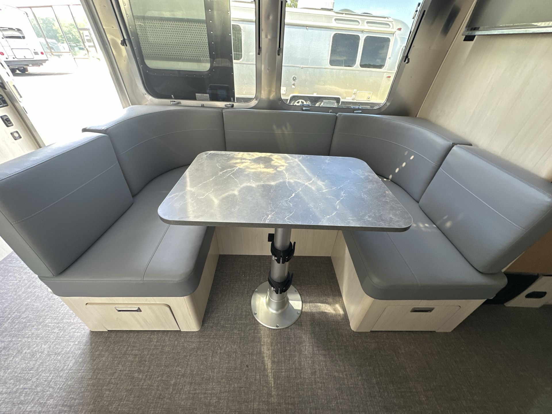 2026 Airstream 30FBBT Base