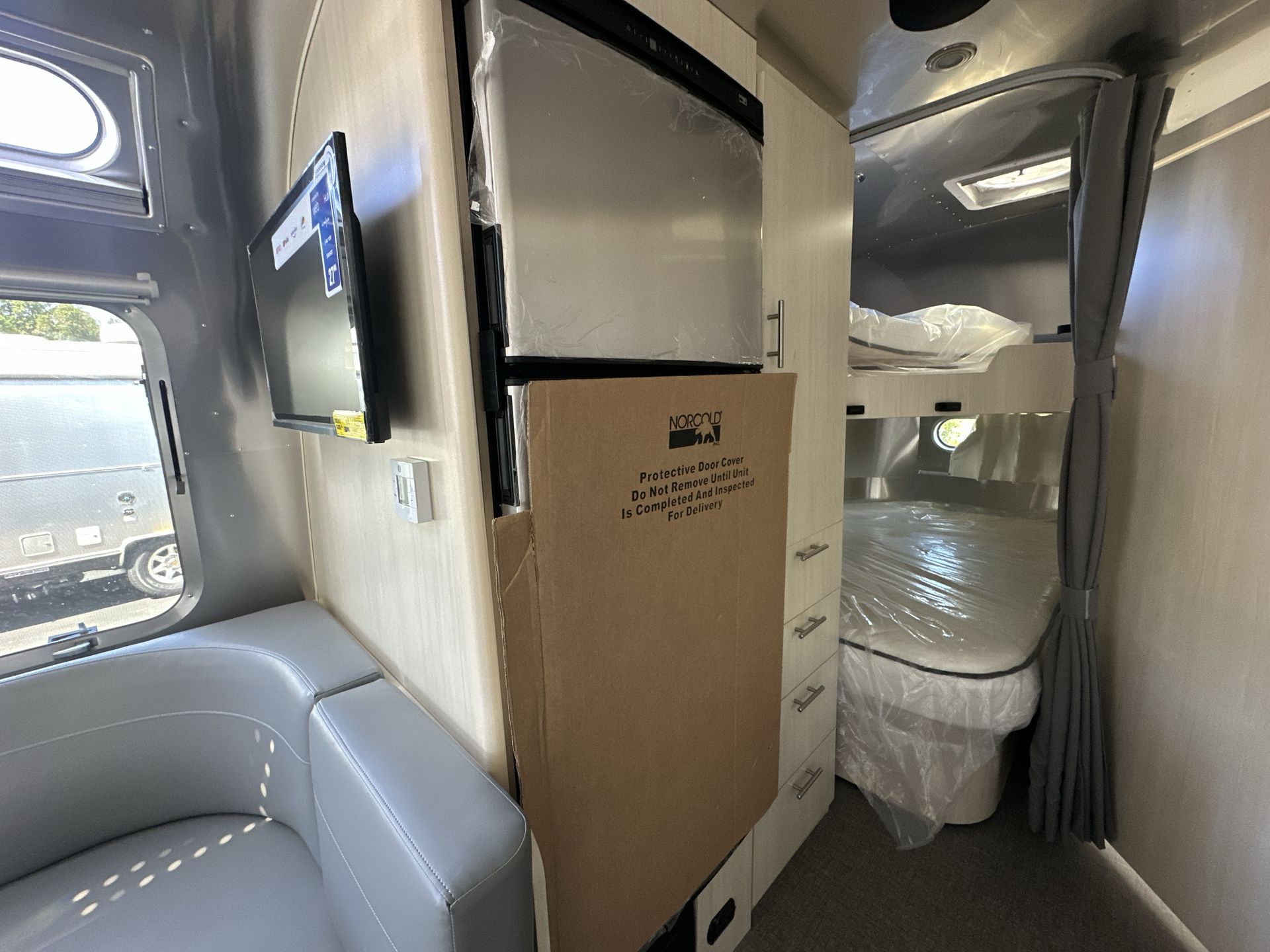 2026 Airstream 30FBBT Base