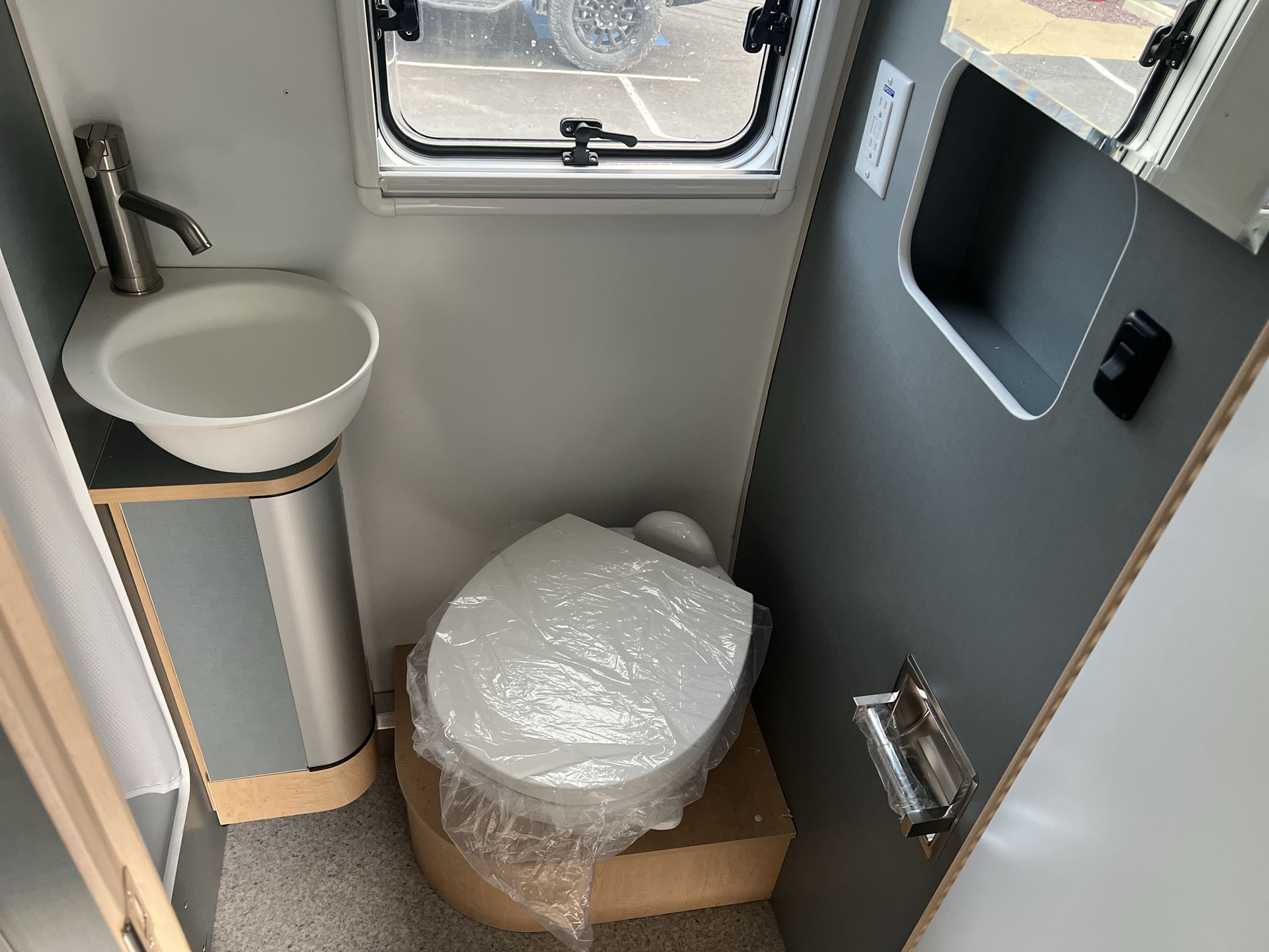 2026 Airstream 22RB Base