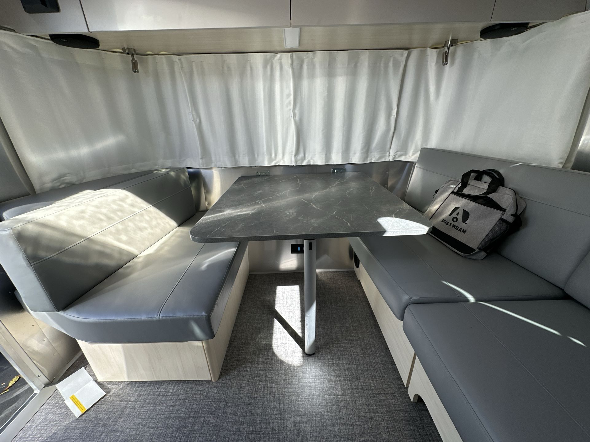 2026 Airstream 25FBQ Base