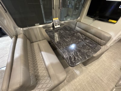 2026 Airstream 28RBT Base