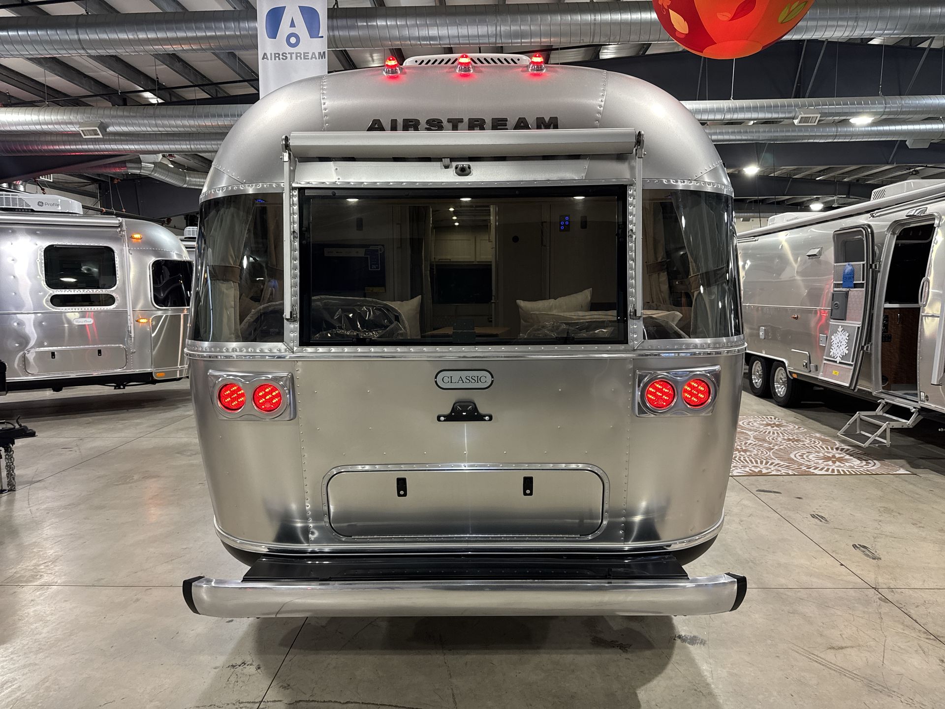 2026 Airstream 28RBT Base