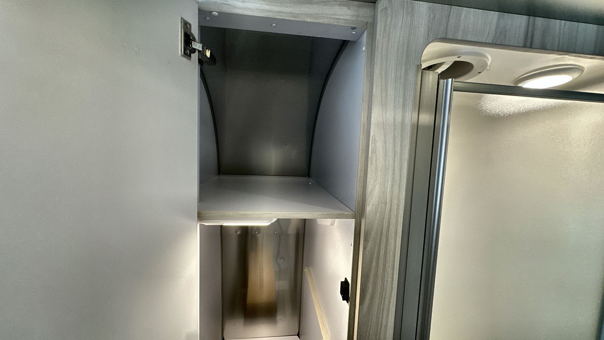 2025 Airstream 25FBT Base