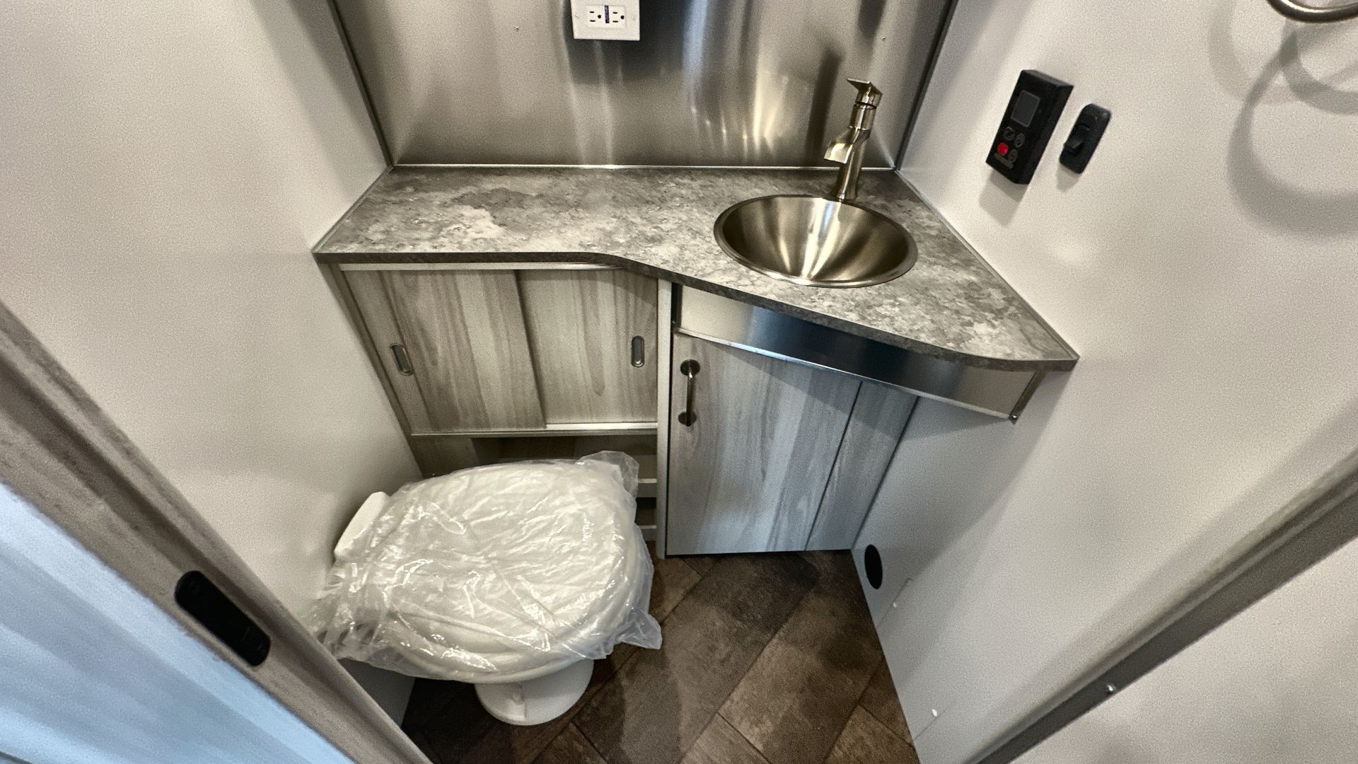 2025 Airstream 25FBT Base